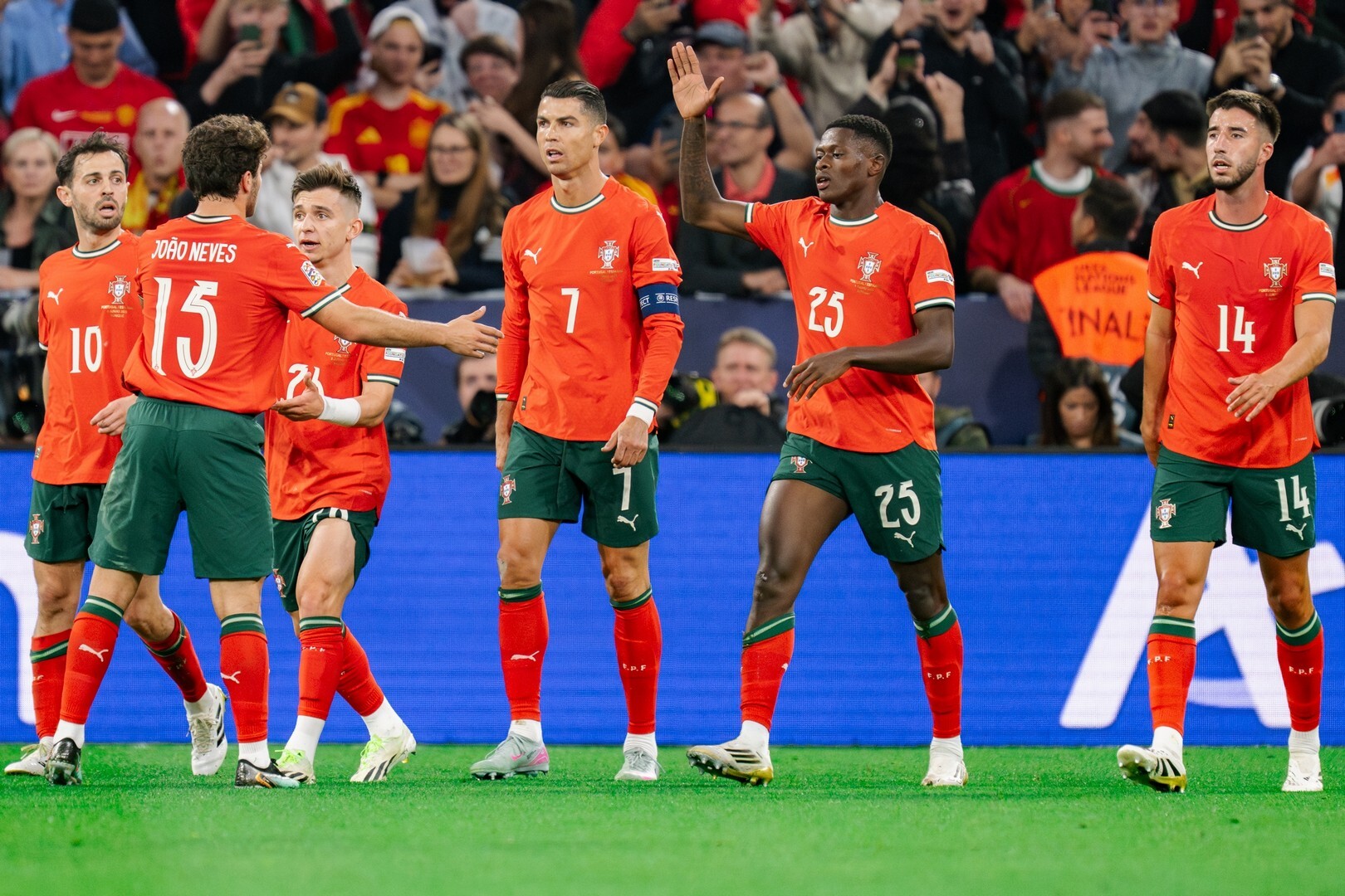 Riesgo de "guerra civil" en la selección portuguesa por culpa de Cristiano Ronaldo