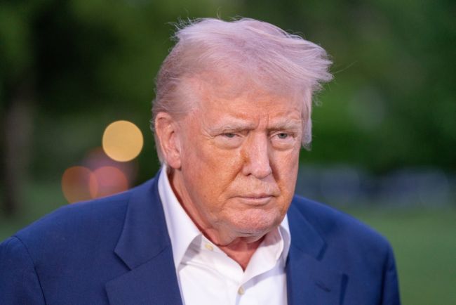 Trump señala un posible recorte del 145% de los aranceles a China