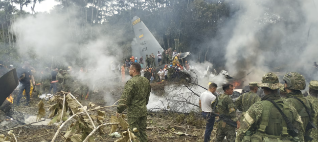 El accidente de un avión militar colombiano causa 66 muertos