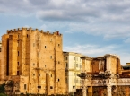 Muere un trabajador tras quedar atrapado bajo una torre medieval derrumbada cerca del Coliseo de Roma
