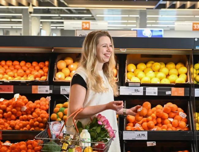 Una bisabuela, expulsada de todas las tiendas de Sainsbury's tras un incidente acalorado