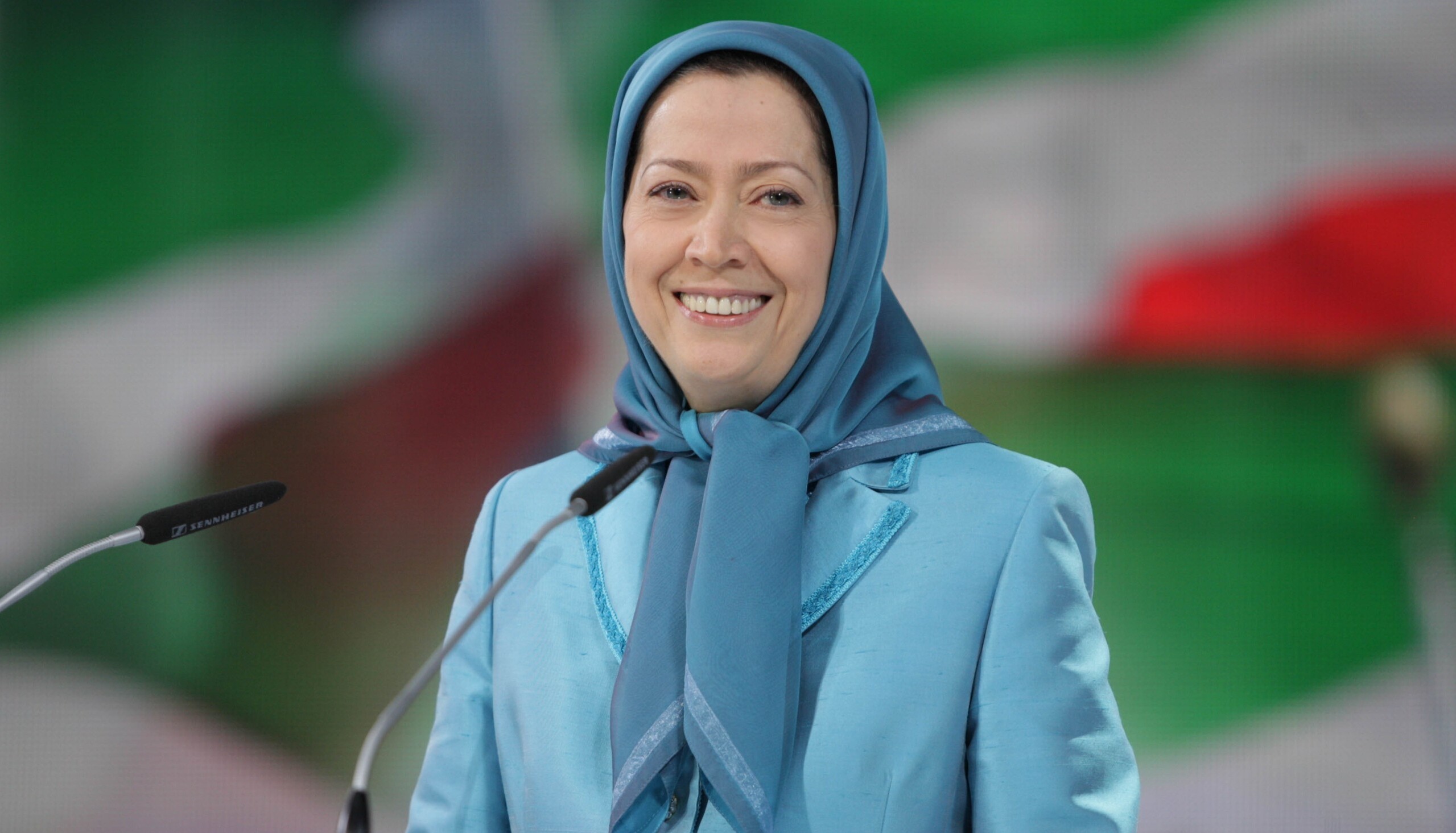 Una disidente iraní insta a los ciudadanos a desmantelar el régimen