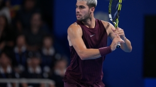 Piden a Carlos Alcaraz que se quite un wearable oculto en el Open de Australia, pero no es trampa