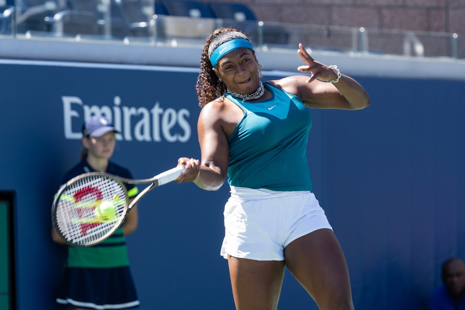 Hailey Baptiste salva seis puntos de partido y derrota a Sabalenka