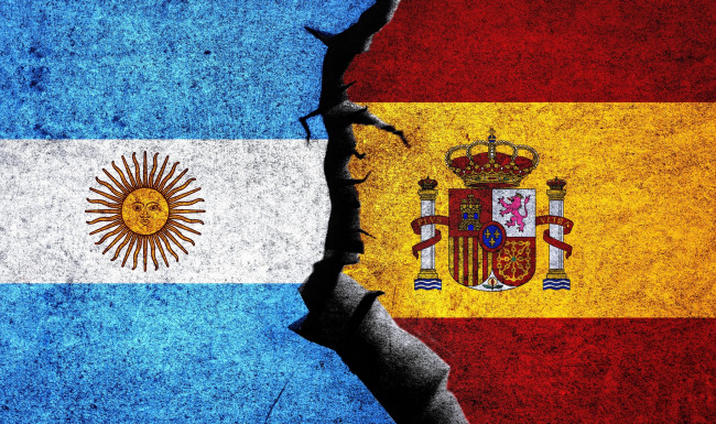 Un mes después de la final del Mundial, el presidente de la Asociación Argentina de Fútbol arremete contra los conspiranoicos