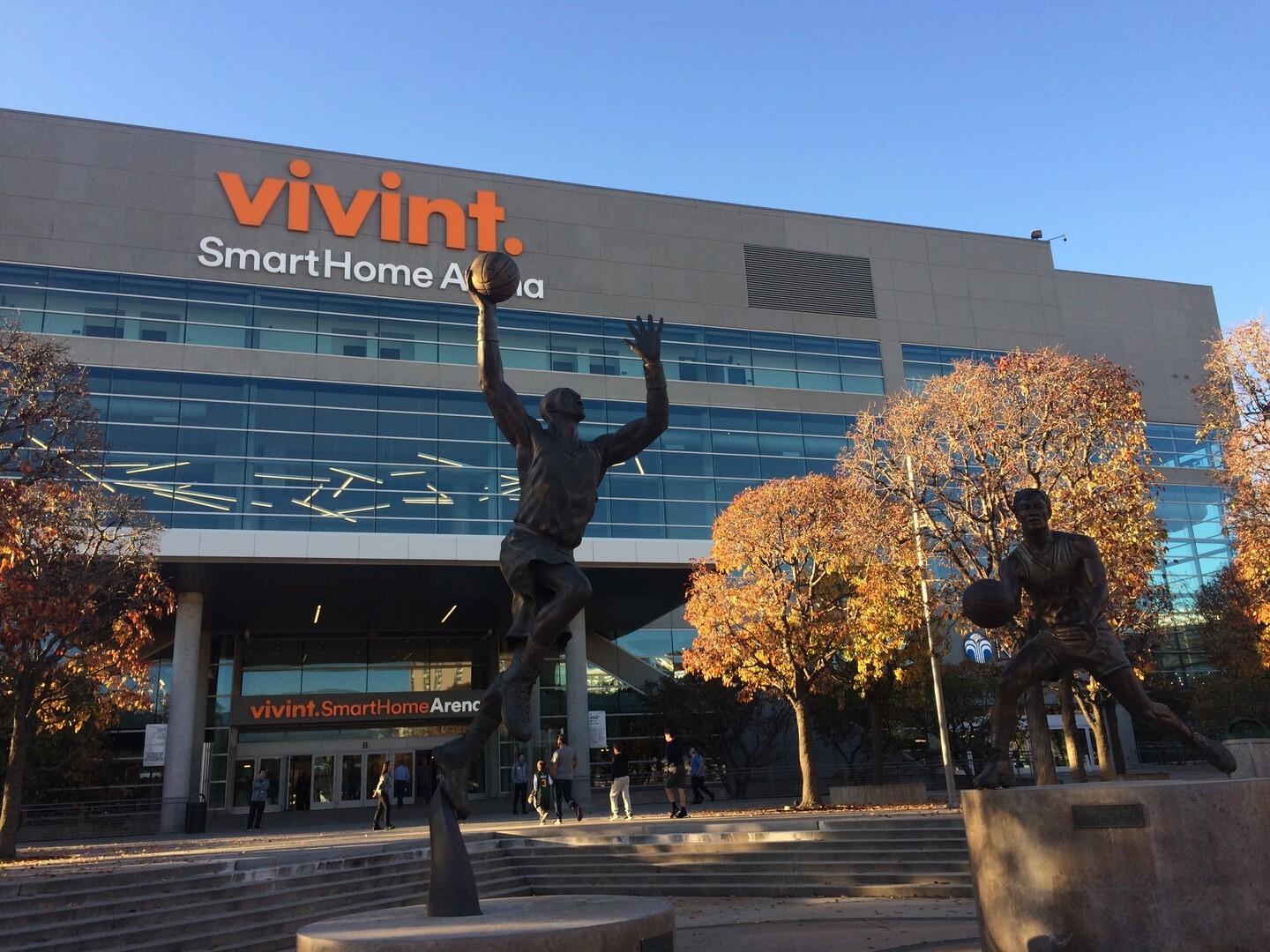 La NBA multa a los Utah Jazz y los Indiana Pacers por perder a posta