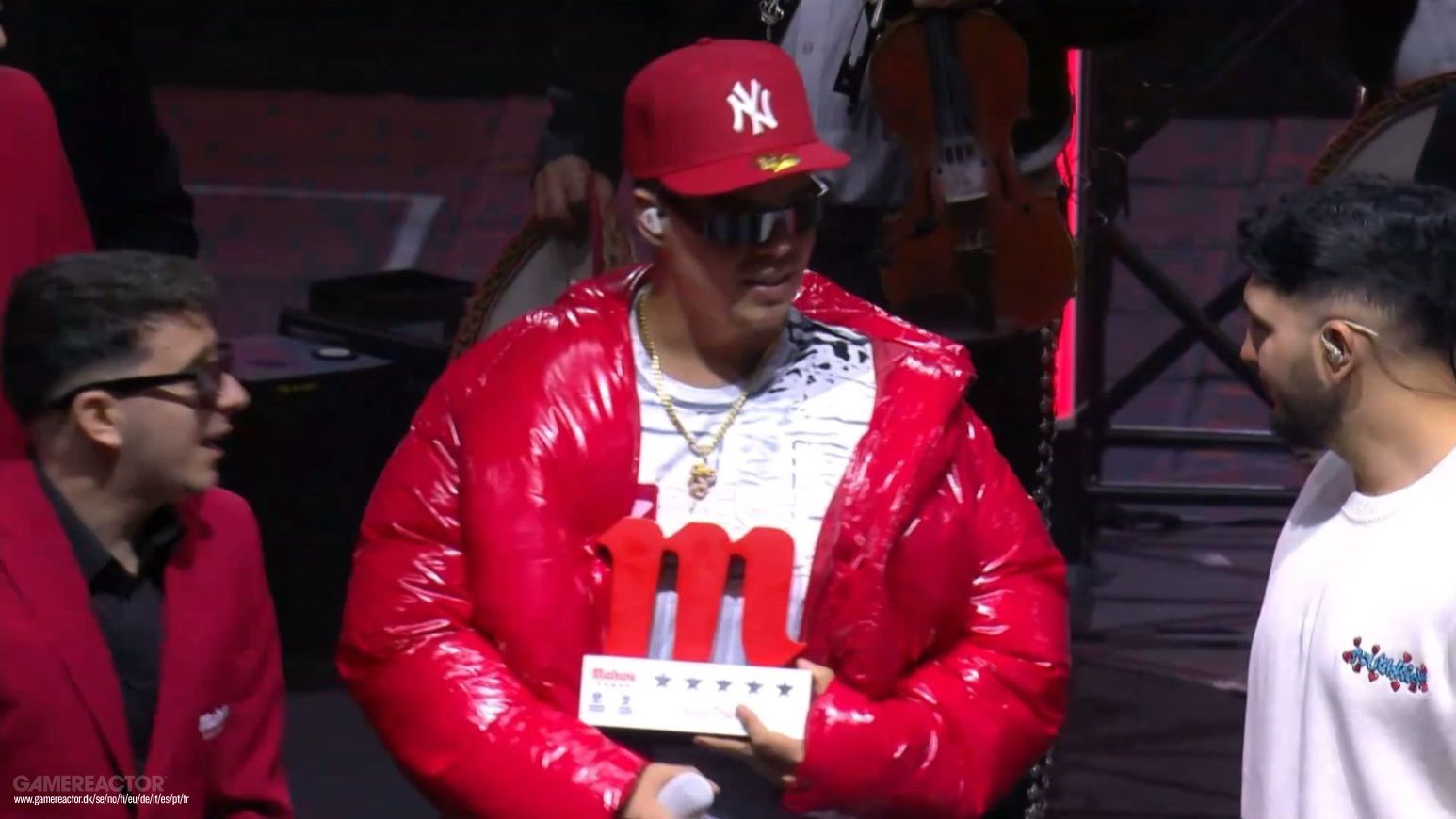 Saiko y Omar Montes presentaron "Lo Soñé" en la final de la Kings League