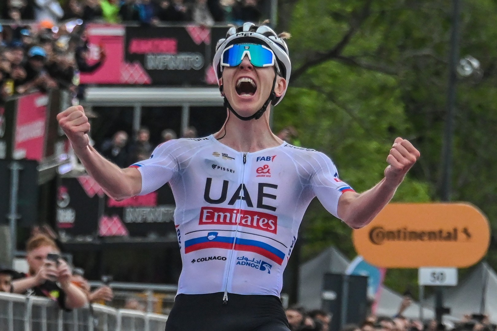 Tadej Pogačar vuelve a ganar en el Tour de Francia y amplía su ventaja más grande hasta la fecha en esta etapa de la carrera