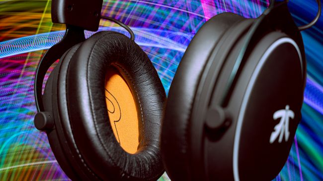 Análisis del headset Fnatic React