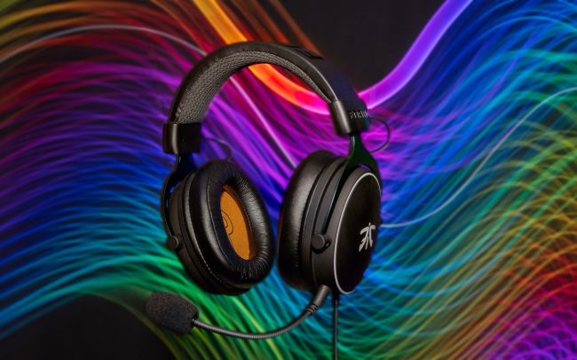 Análisis del headset Fnatic React