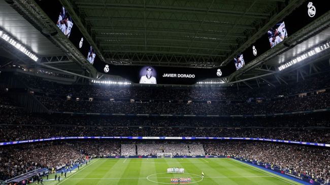 El Real Madrid guardó un minuto de silencio por Javier Dorado, pero se oyeron silbidos