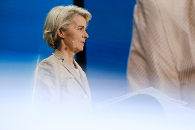 Europa promete seguir respaldando a Ucrania "de una forma u otra" mientras la guerra entra en su quinto año