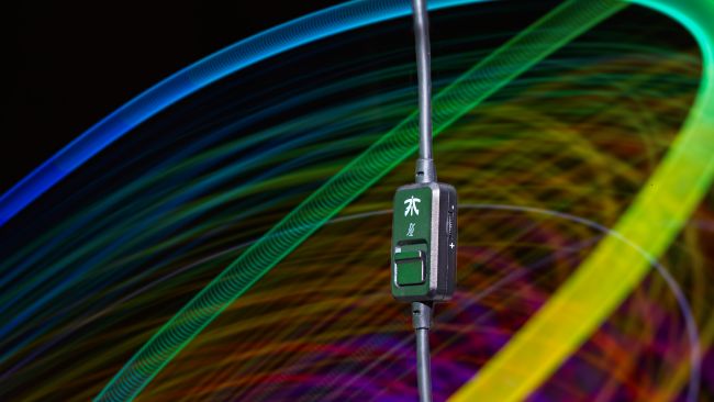 Análisis del headset Fnatic React