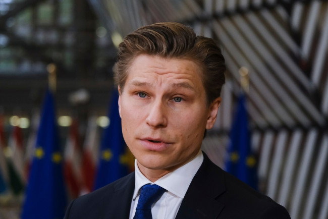 Finlandia estudia levantar la prohibición de armas nucleares