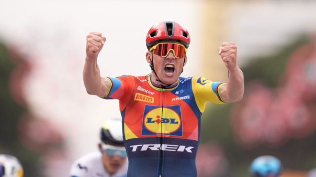 Giro de Italia: El ciclista danés Mads Pedersen gana la primera etapa en Albania