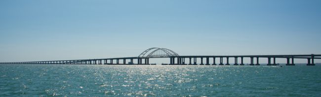 Ucrania ataca de nuevo un puente de Crimea en una operación submarina