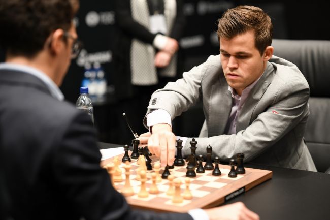 Ni siquiera 143.000 personas pensando juntas pueden vencer a Magnus Carlsen en ajedrez