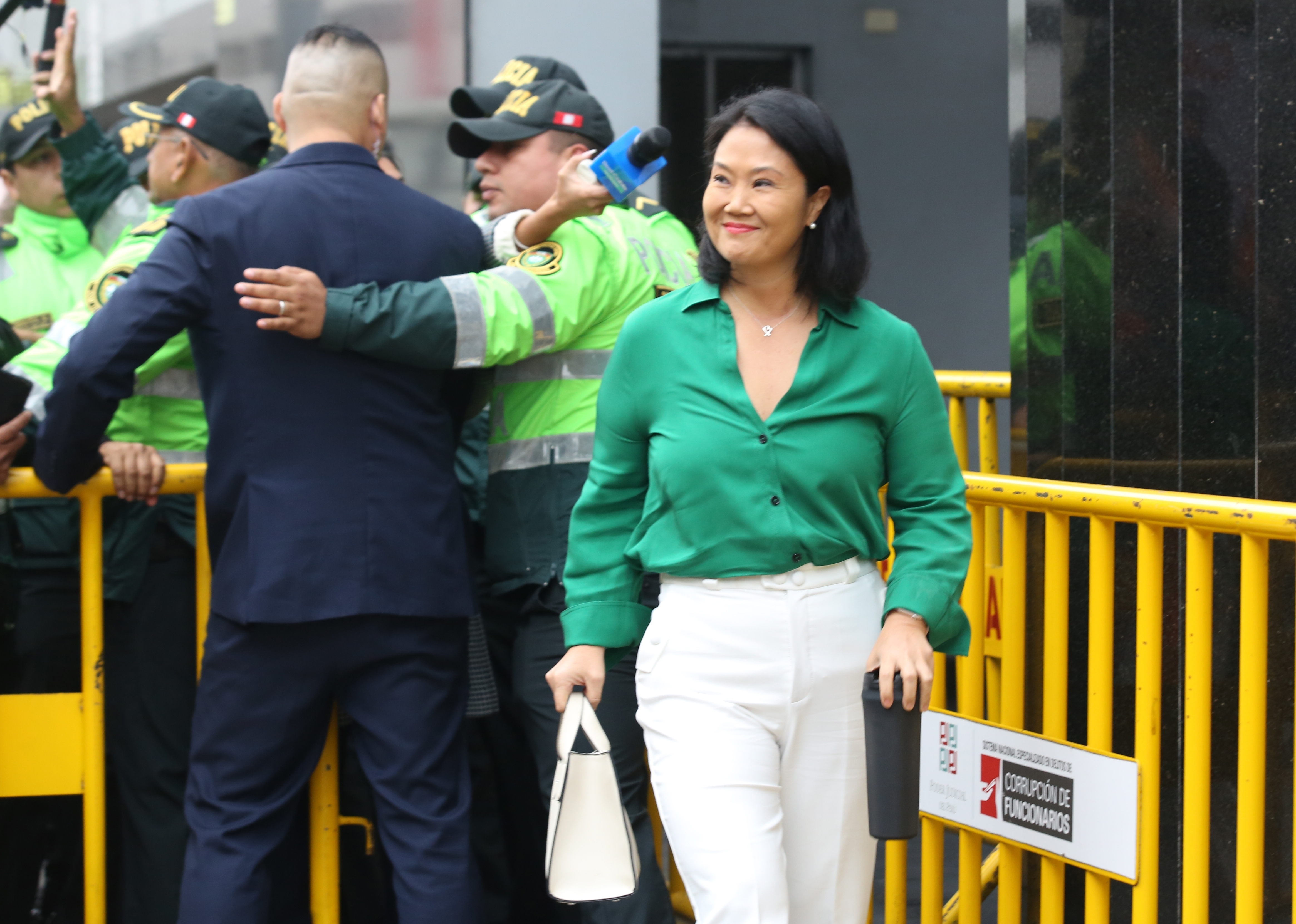 Las elecciones en Perú están muy reñidas, ya que los votos desde el extranjero dan un empujón a Fujimori