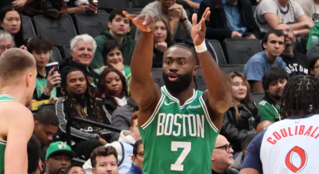 Jaylen Brown, estrella de los Boston Celtics, ha sido traspasado a sus rivales los Philadelphia 76ers