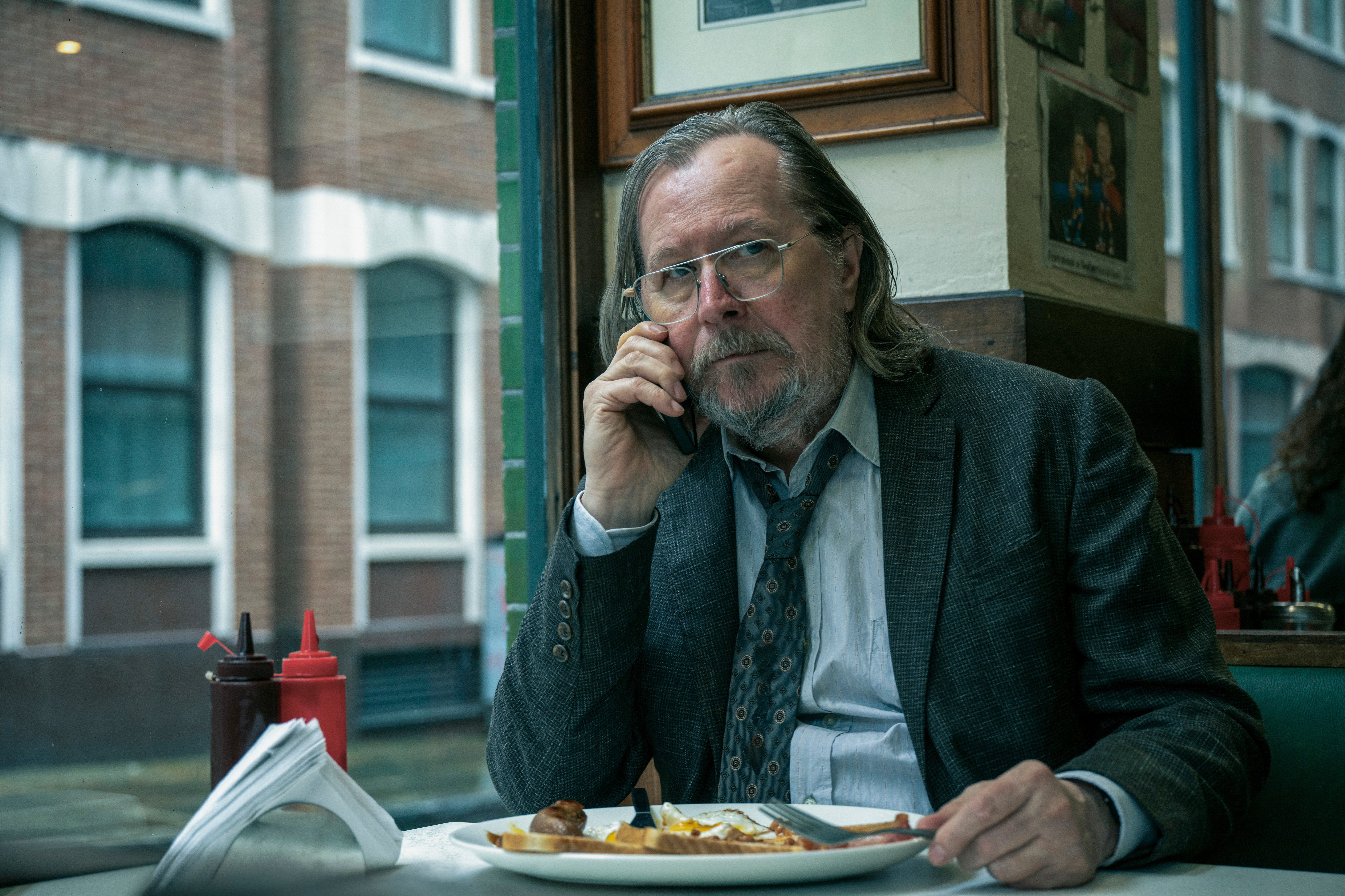 El creador de Slow Horses deja la serie de Apple TV+ tras la 5ª temporada