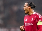 Virgil Van Dijk, capitán del Liverpool, se enfrenta  Rooney y le insta a dar ejemplo