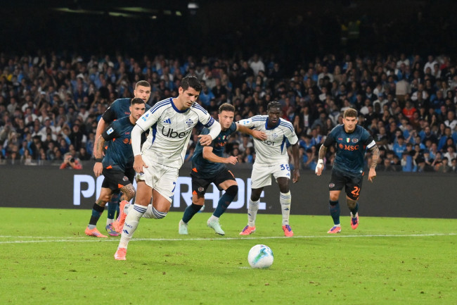 El entrenador del Como Cesc Fábregas regaña públicamente a Álvaro Morata tras una tarjeta roja: 