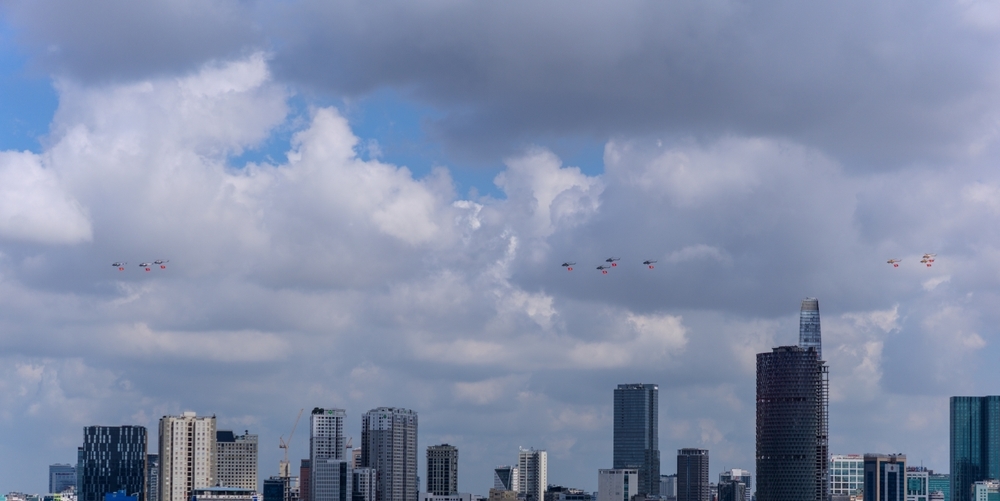 Vietnam conmemora los 50 años del final de la guerra con un gran desfile