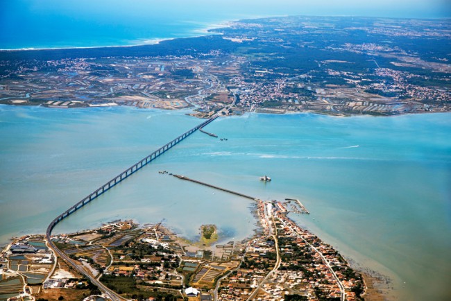Un conductor al grito de "Allahu Akbar" arrolla a unos peatones en el oeste de Francia