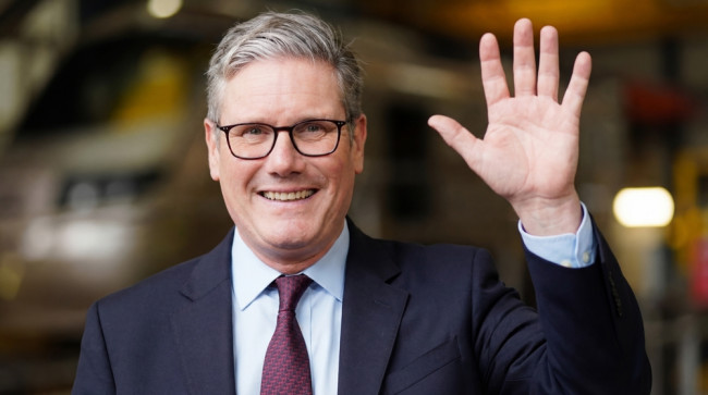 Keir Starmer anuncia un plan para restringir el uso de las redes sociales a los menores de 16 años en el Reino Unido: 