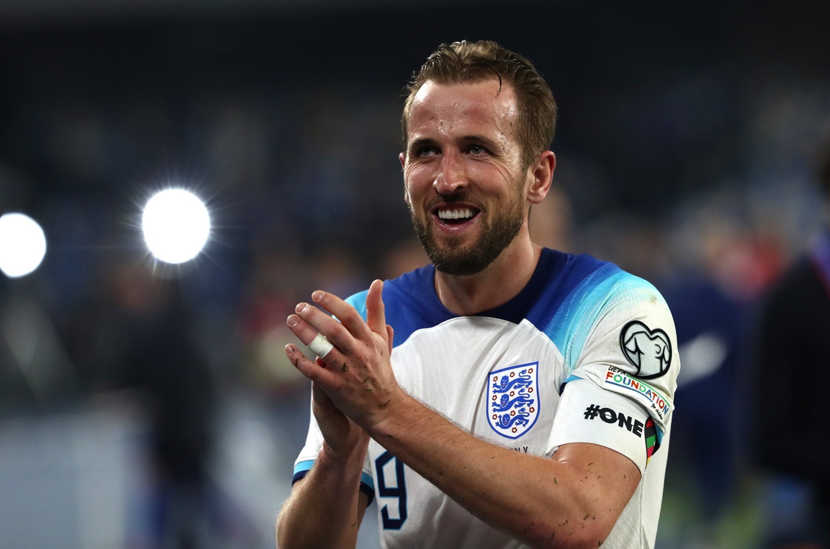 Inglaterra se preocupa por la "Kane-dependencia" tras la decepción de los amistosos