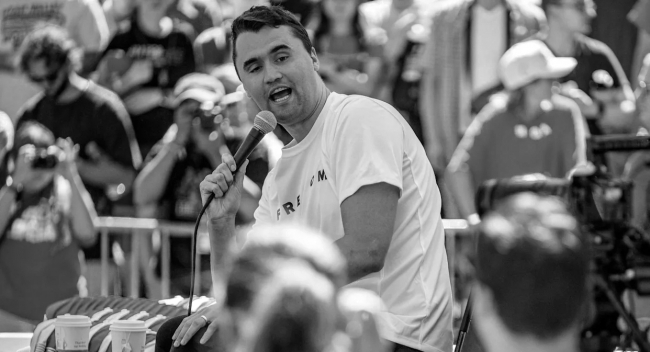 La familia y la mujer de Charlie Kirk se enfrentan cara a cara con el presunto asesino