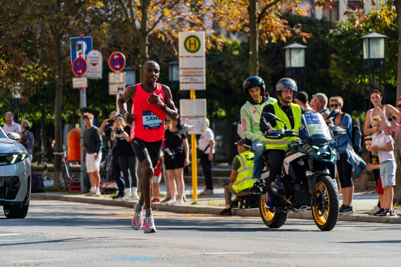 El presidente keniano regala a Sabastian Sawe un coche y 53.000 euros tras su maratón récord