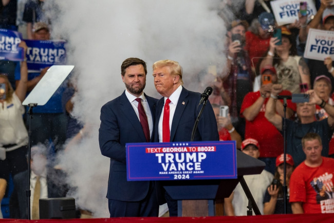 Vance respalda a Trump en la guerra de Irán y resta importancia a las diferencias políticas