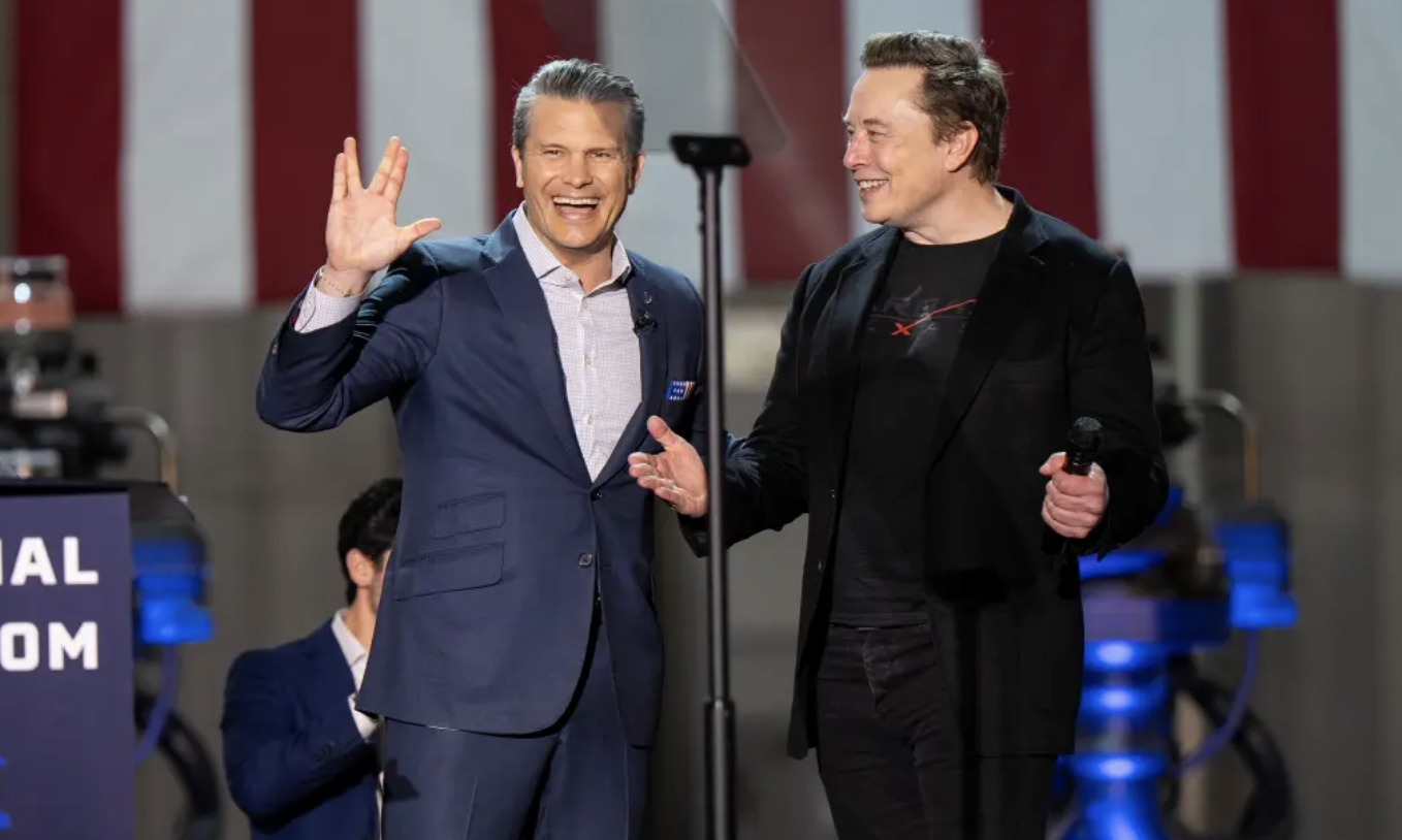 Pete Hegseth y Elon Musk prometen liberar la tecnología del Pentágono y hacer "real Star Trek"