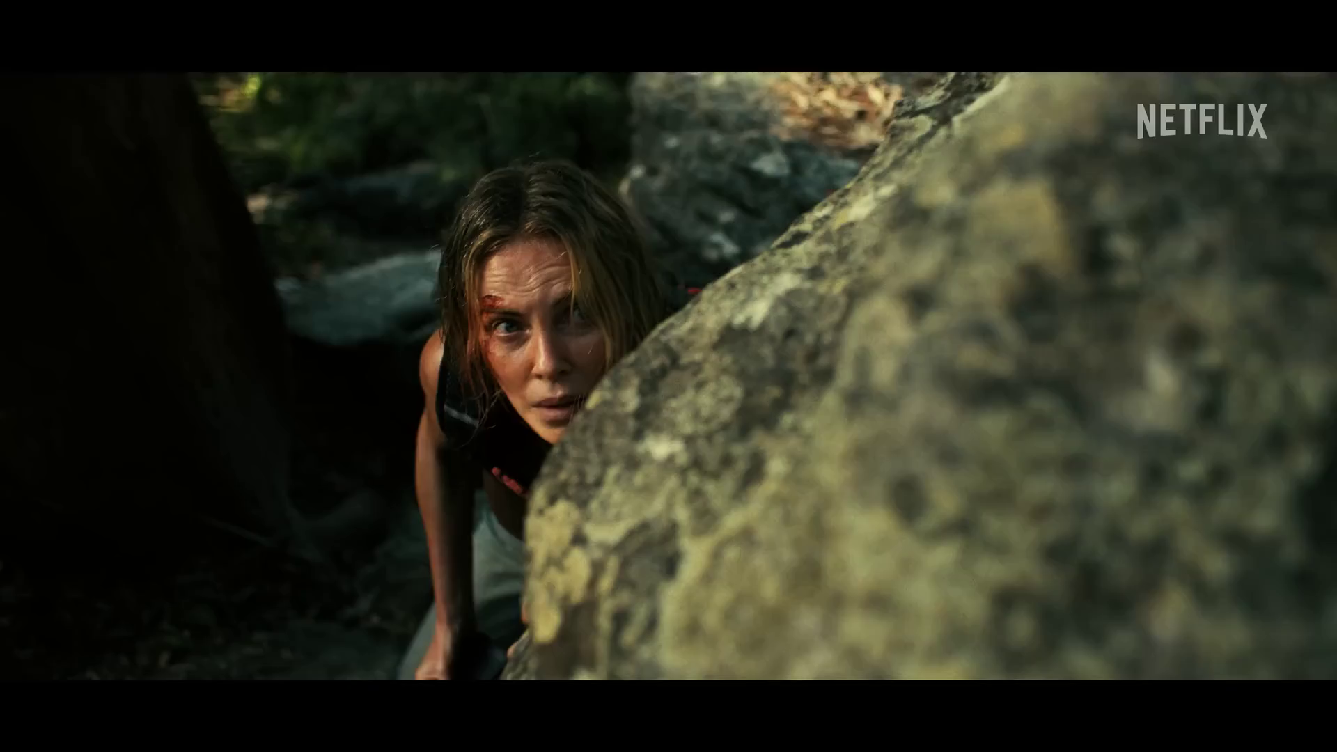 Apex de Netflix nos muestra a un Taron Egerton completamente fuera de sí mientras caza a Charlize Theron