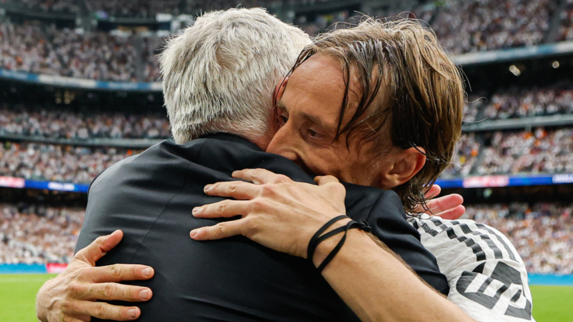 El homenaje a Luka Modrić y Carlo Ancelotti al despedirse del Real Madrid