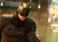 El traje de Batman de Robert Pattinson fue añadido y luego retirado de Batman: Arkham Knight