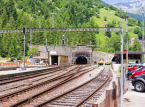 Descarrilamiento de un tren en Suiza tras una serie de avalanchas mortales en los Alpes durante el fin de semana.