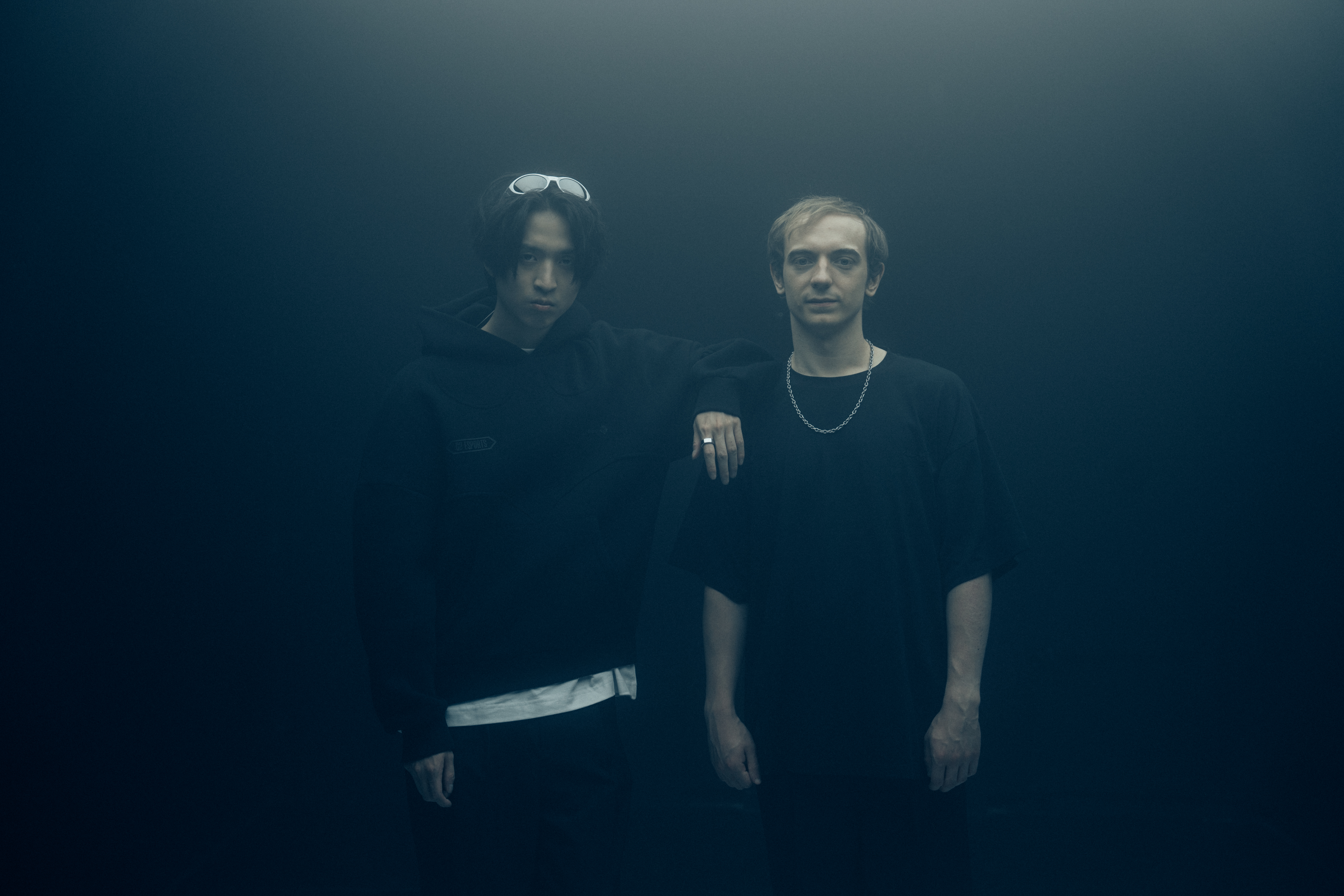 Combina tu amor por los eSports y Batman con la colección G2 Esports x Batman