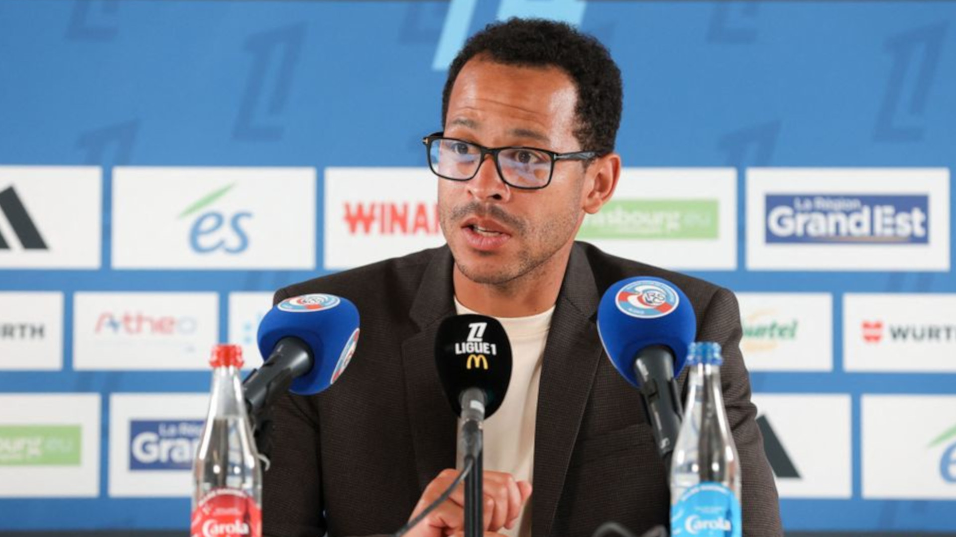 El exentrenador del Chelsea, Liam Rosenior, ha sido nombrado entrenador del Paris FC
