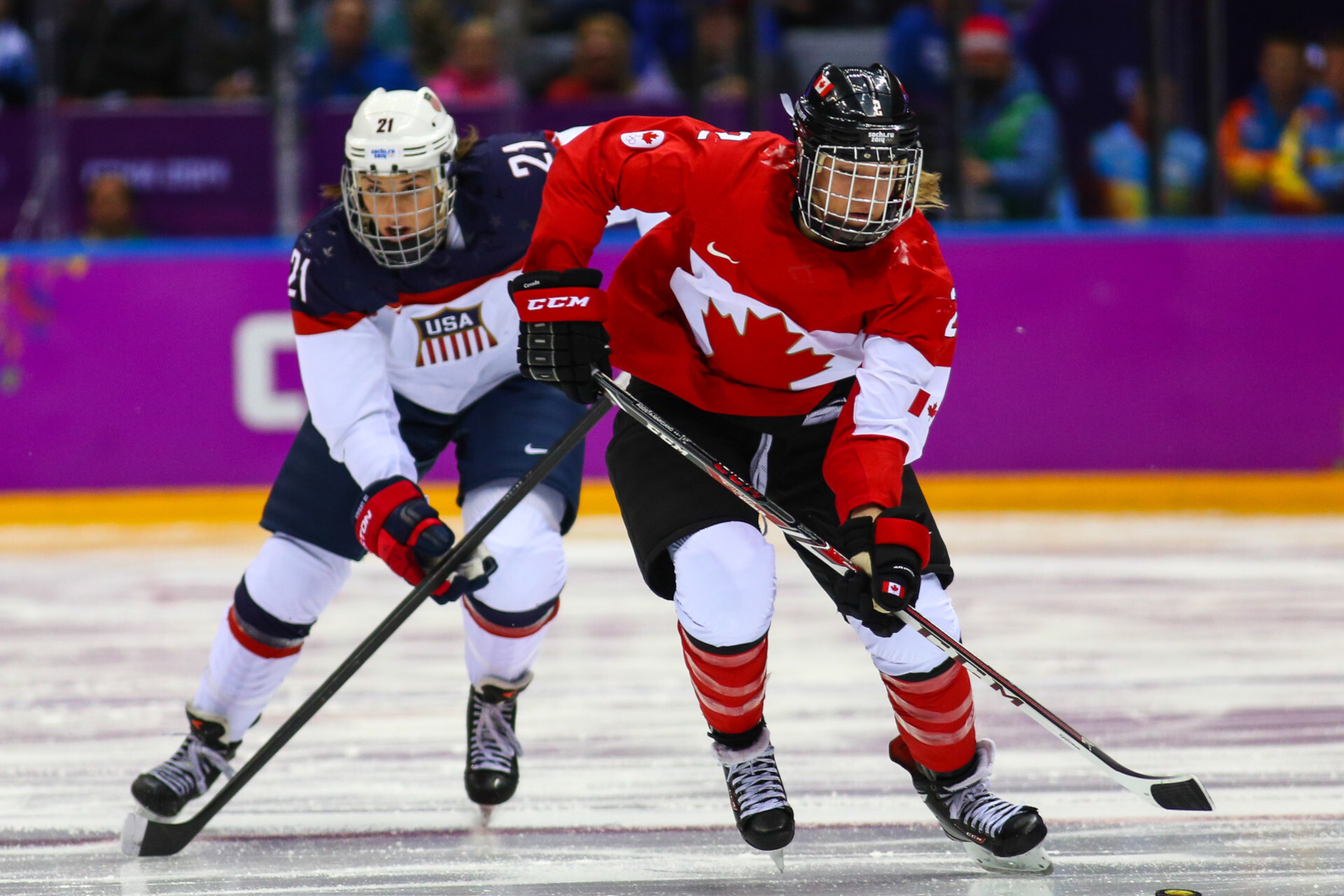 USA vence a Canadá en el hockey sobre hielo femenino