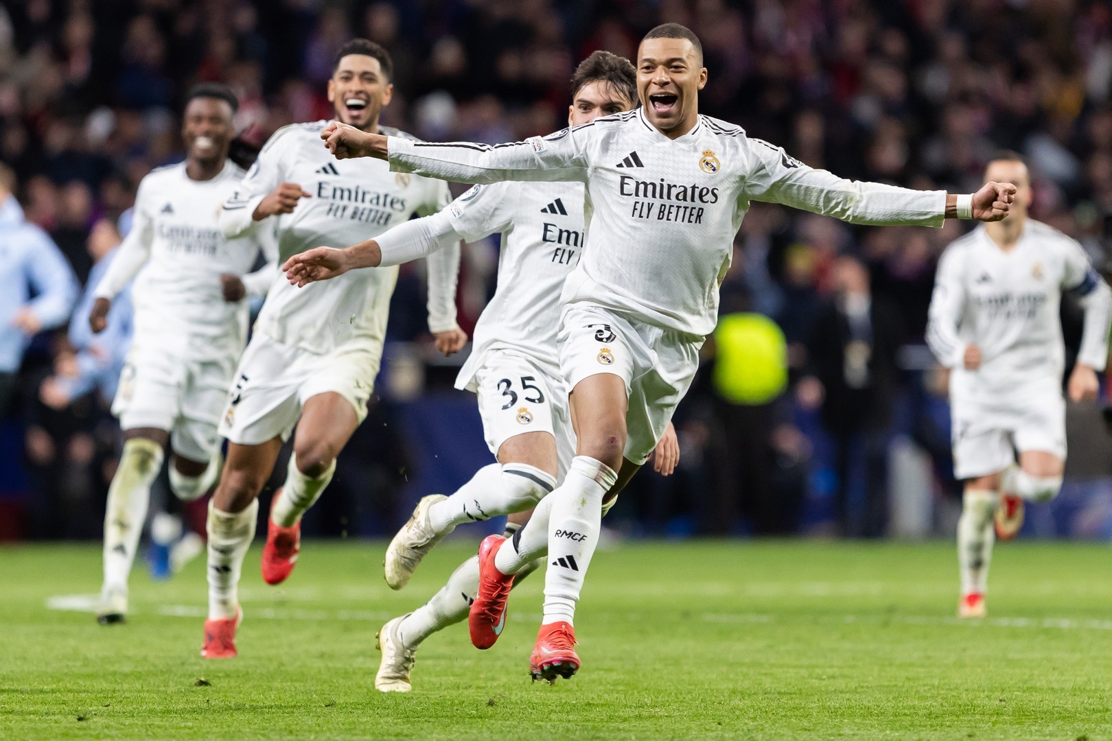 Riquelme descontará el 50% en la cuota de socio hasta que el Real Madrid gane la Champions