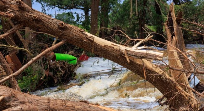 Trump viaja a la zona de las inundaciones de Texas y apoya la gestión del gobierno en la respuesta a la catástrofe