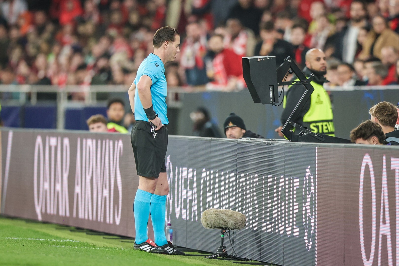 UEFA recuerda el uso del VAR: solo para corregir "errores claros y evidentes"