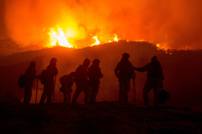 10 000 personas evacuadas en Francia por un gran incendio forestal