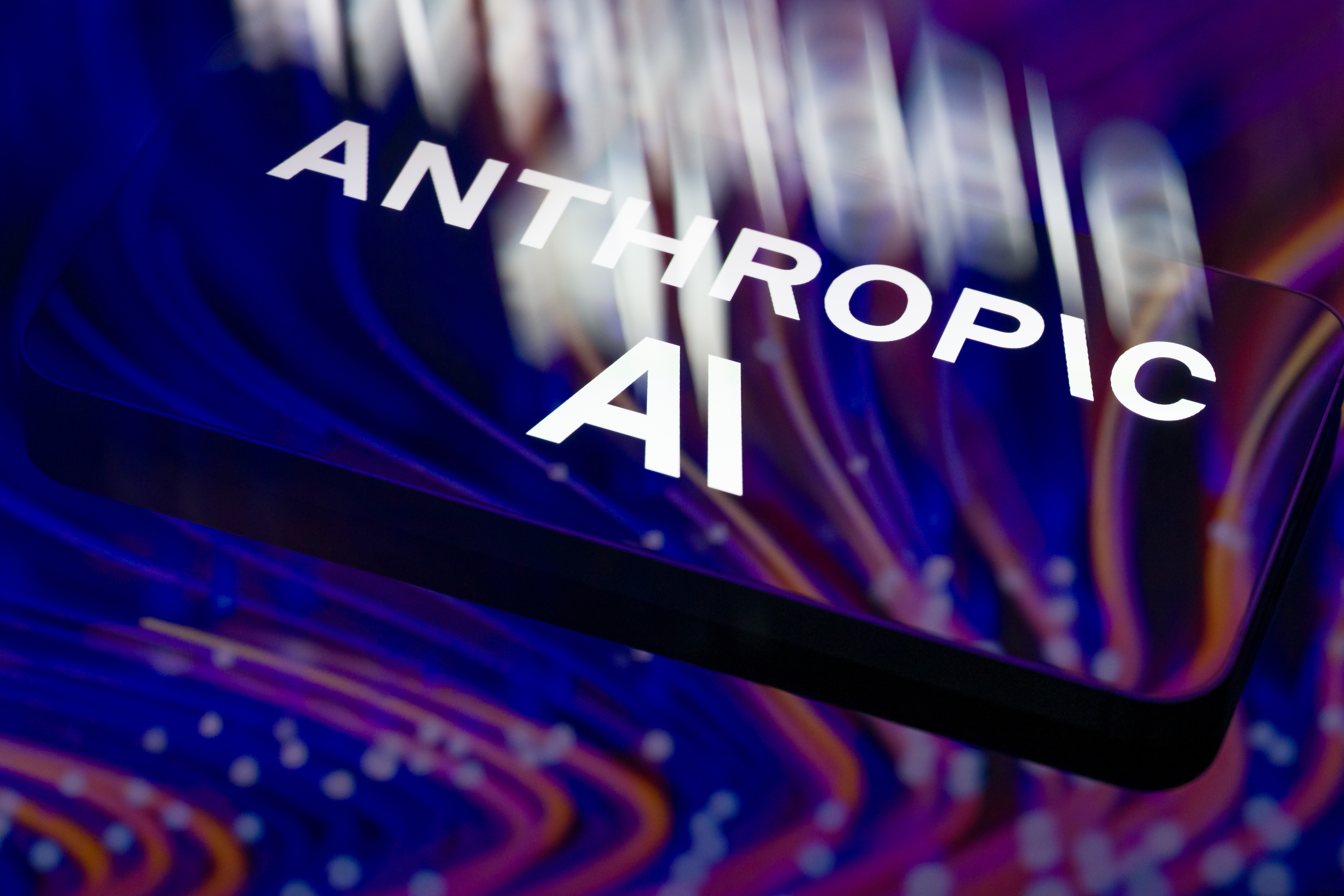 Anthropic tendrá que pagar 1.5 mil millones de dólares por usar libros de forma indebida para entrenar un chatbot de IA