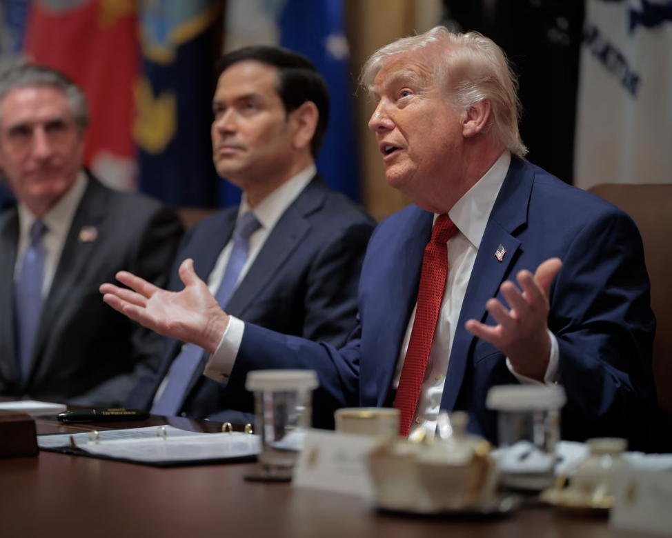 Trump retrasa 10 días el plazo para que Irán abra el estrecho de Ormuz