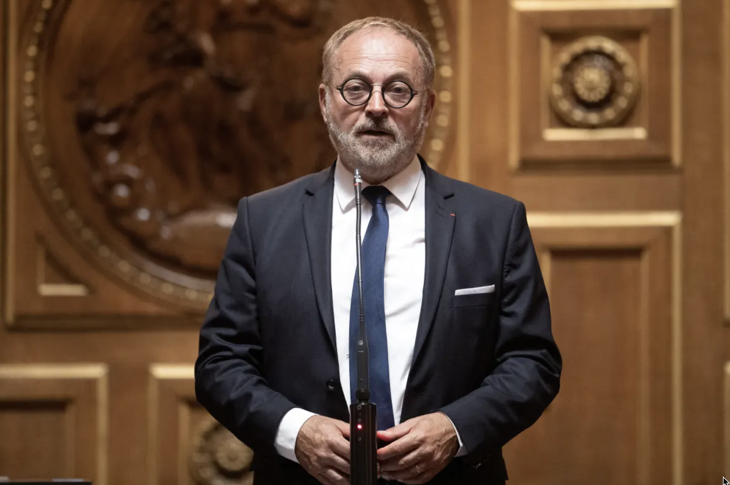 Un ex senador francés, a juicio por presuntamente drogar a un diputado