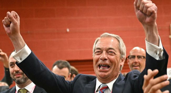 Es el hombre contra el cubo de basura: Farage se enfrenta cara a cara con el Conde Binface