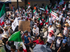 Protestas y disturbios en M&eacute;xico en paralelo al Mundial: profesores, trabajadores y familias de desaparecidos